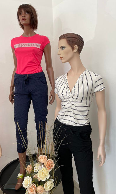 Kép: Mayo Chix Pink Kerek Nyakú Rövid Ujjú Strasszos Feliratos Felső / Póló