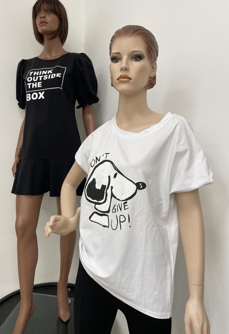 Kép: BEBE Fehér Alapon Fekete Snoopy Mintás Lezser Póló