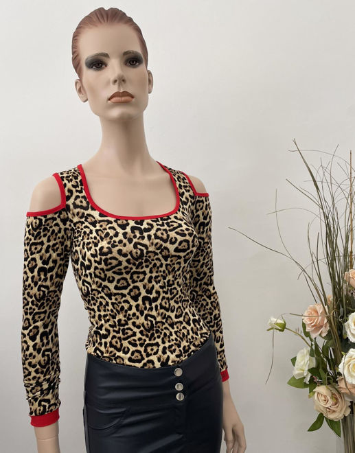 Kép: BEBE Fekete Barna Ocelot Mintás Kivágott Vállú Piros Szegélyes Bodys Felső