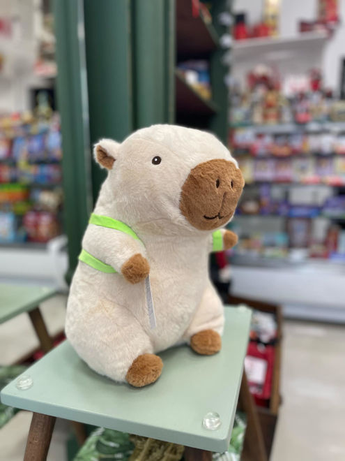 Kép: Pihe-puha Tennis labdás hátizsákos capybara 37cm