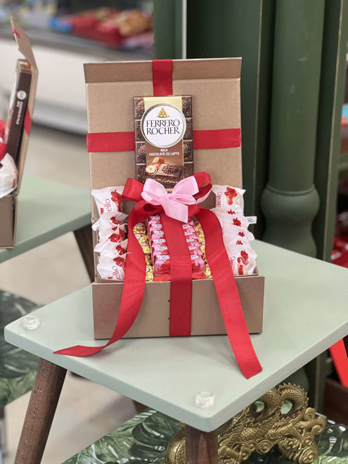 Kép: Ferrero Piros Rózsaszín Masnis Ajándék Box