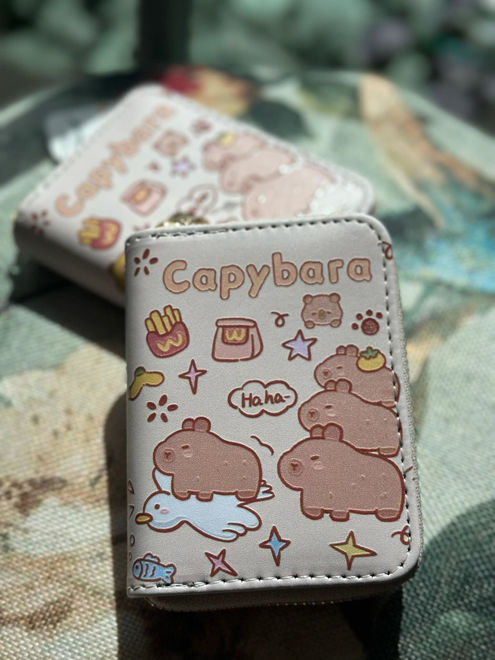 Kép: Bézs Capybara Pénztárca