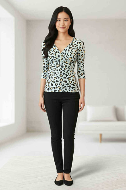 Kép: Verona Világoskék Alapon Leopárdmintás Átlapolt 3/4-es Ujjú Felső