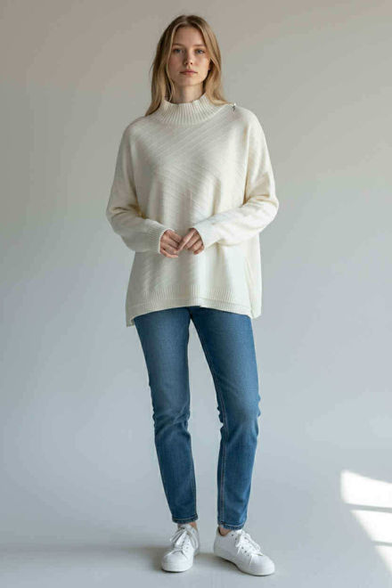 Kép: Fehér Színű Puha Pulóver