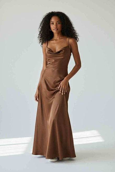 Kép: Barna Fényes Alklami Felvágott Ruha