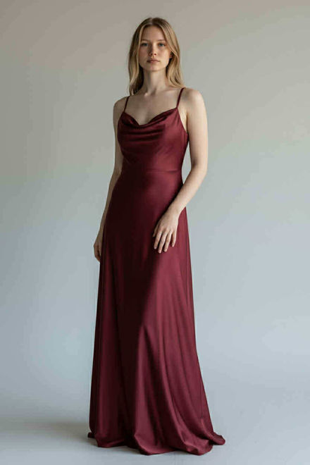 Kép: Burgundi Fényes Alklami Felvágott Ruha