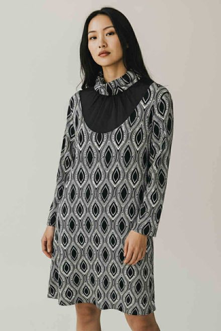 Kép: Masca Fekete Tüll Berakásos Mintás Ruha