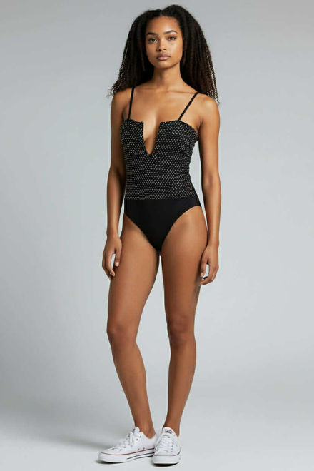 Kép: Strasszköves Fekete Kivágott Body